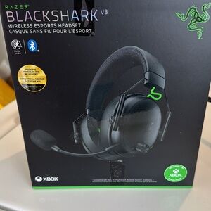 Razer BlackShark V3 Wireless Headset - Black with Neon Green Accents